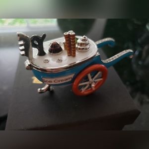 Art Form Fine Collectibles Ice Cream Beach Cart ⛱